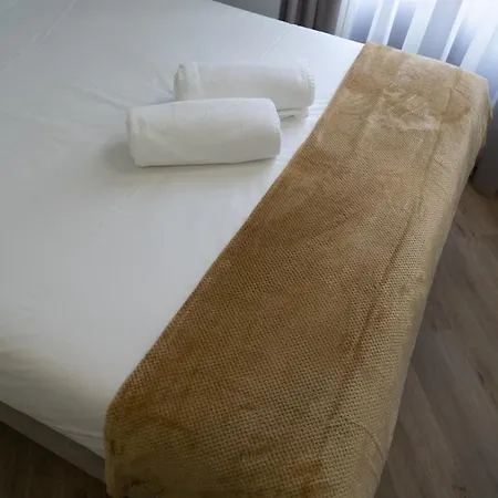 Apartment Alma Invicta Almada Porto